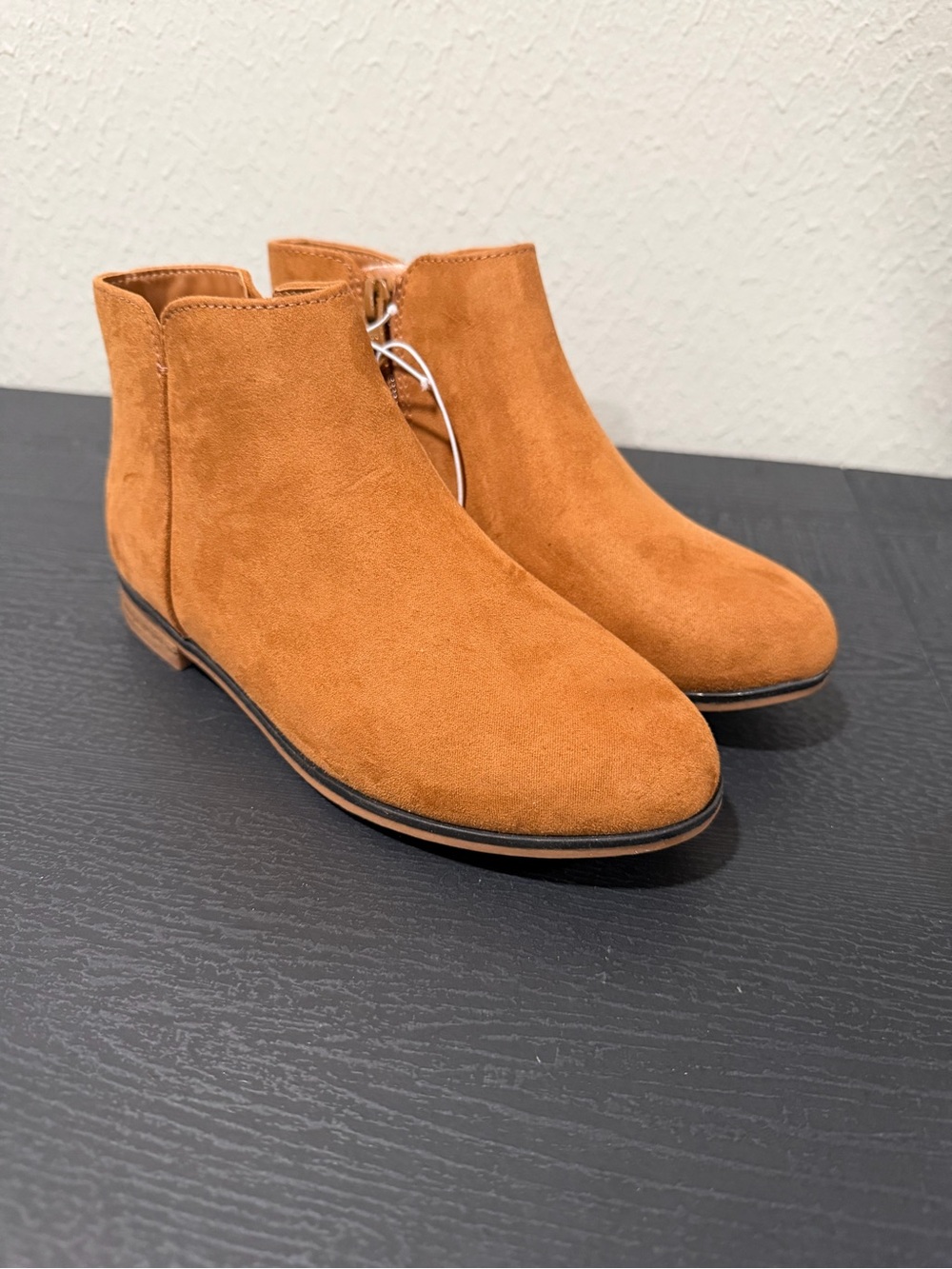 Cat & Jack Kids Suede Ankle Boots in Camel Size 1